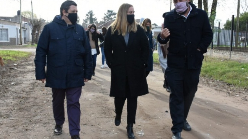 Menéndez recorrió la ejecución de los trabajos en marcha en Junín y General Arenales