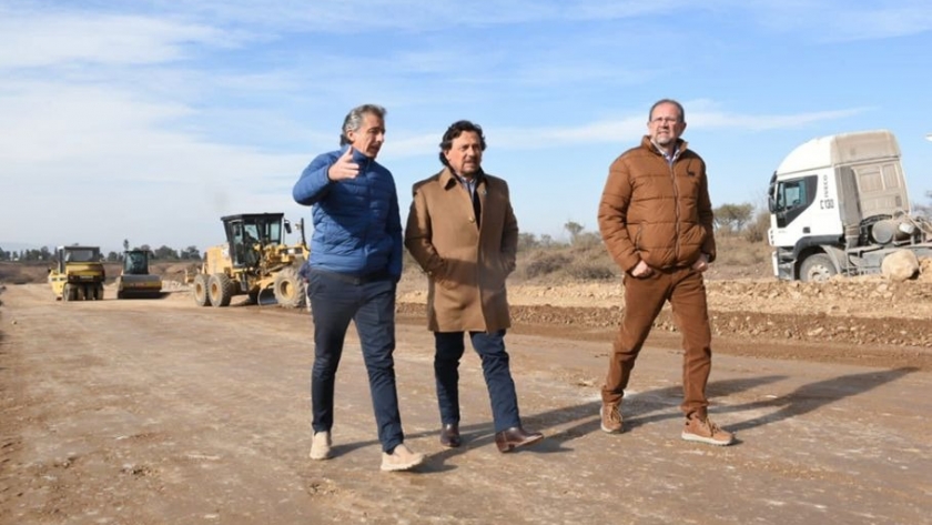 Avanza la construcción de la nueva vía de circulación entre barrio Grand Bourg y circunvalación Oeste, de la ciudad salteña
