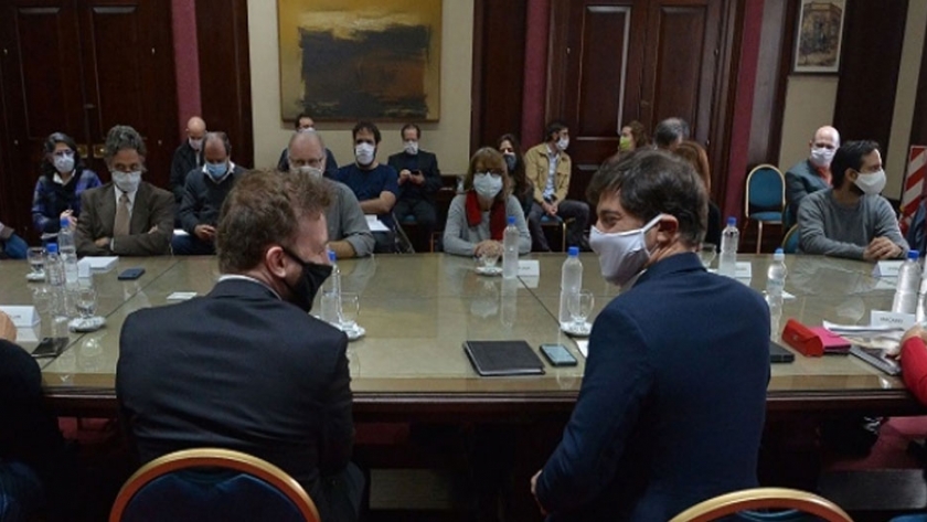 Kicillof encabezó el encuentro con el comité de expertos de la provincia