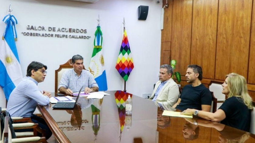 Gobierno y expendedores de combustible acordaron ampliar el uso de la tarjeta tuya para garantizar la venta con crédito