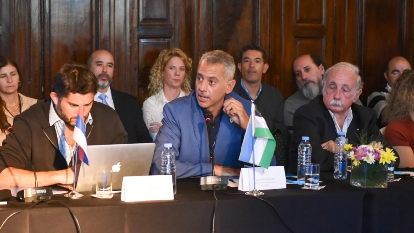 Incorporan al complejo de peras y manzanas al dólar agro