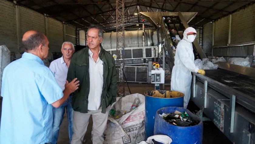 Scioli visitó el Complejo Ambiental de Exaltación de la Cruz
