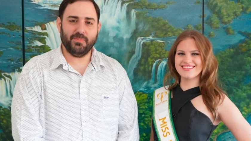 Apoyo Local: El Intendente recibe a la Representante de Miss Earth Argentina Water