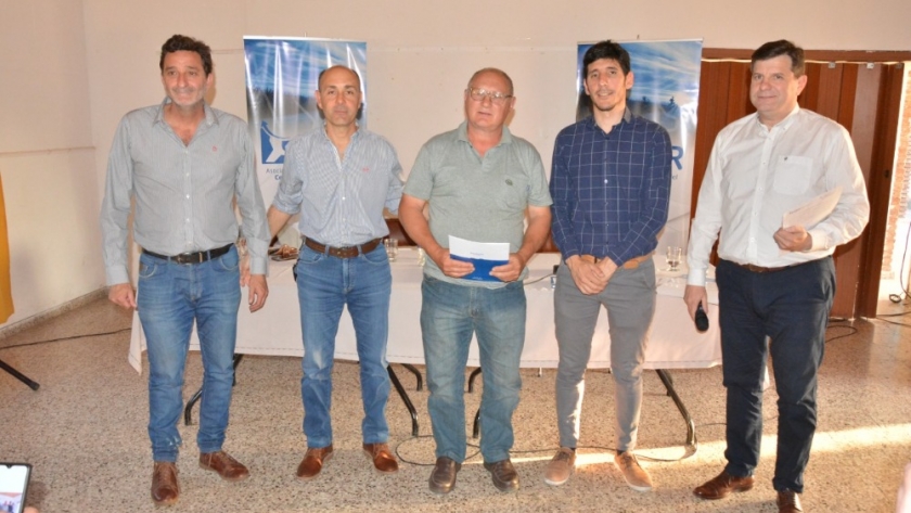 La provincia entregó créditos a productores de la región Centro Sur afectados por la sequía
