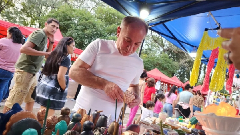 El ministro Gaya acompañó a los emprendedores en la Feria