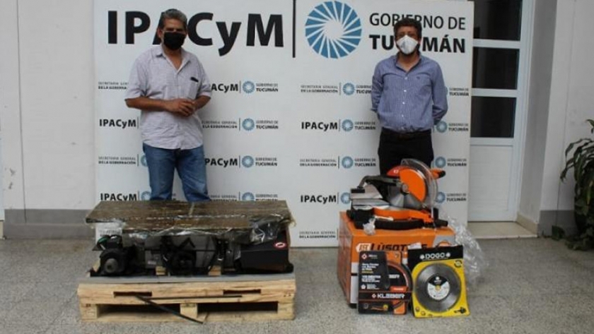 Cooperativas recibieron su matrícula y herramientas de trabajo