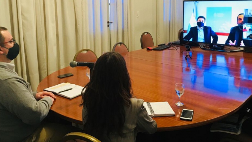 El Ministro Hermida mantuvo una videoconferencia con Arroyo