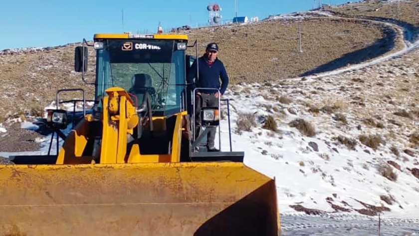 Reconstruyen los caminos de acceso a los cerros Arco y Diamante