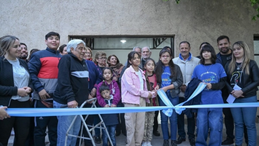 Quintela acompañó a la comunidad del barrio Antartida I en la inauguración de nuevo salón para catequesis