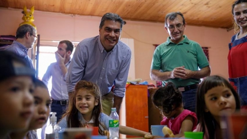 Capitanich recorrió proyectos productivos y obras escolares en Margarita Belén y Colonia Benítez
