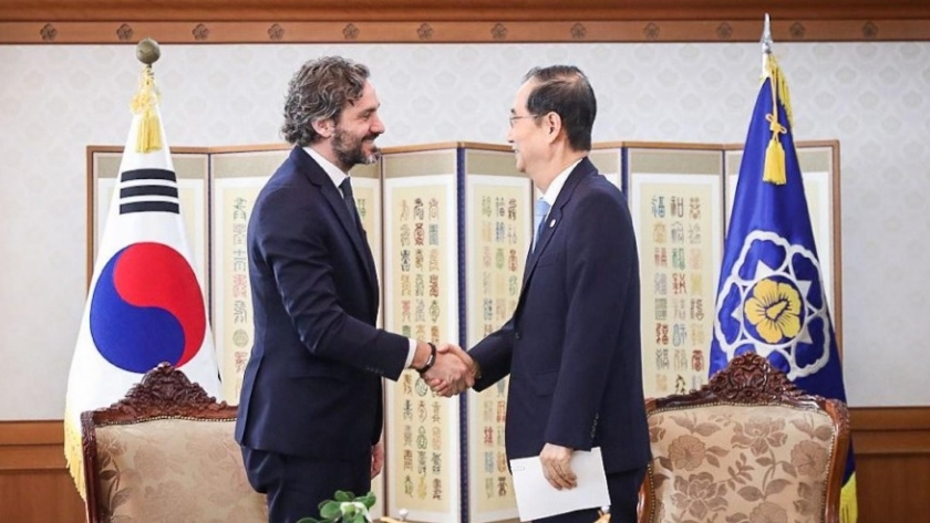 En el cierre de su gira por Asia, Cafiero confirmó junto al Primer Ministro Coreano el ingreso de la carne aviar argentina