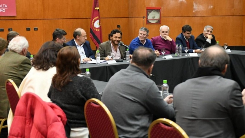 Por el Pacto de Güemes, el gobernador Sáenz se reunió con referentes de partidos políticos