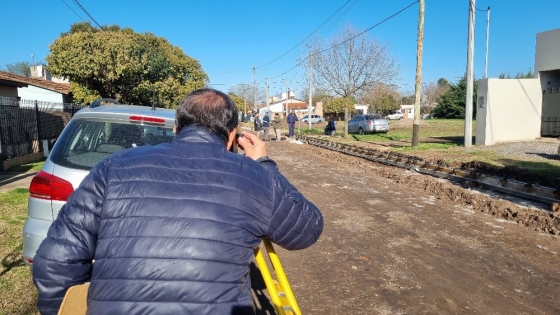 Avanza la obra de cordón cuneta en el Barrio Nehuenche II con financiamiento municipal