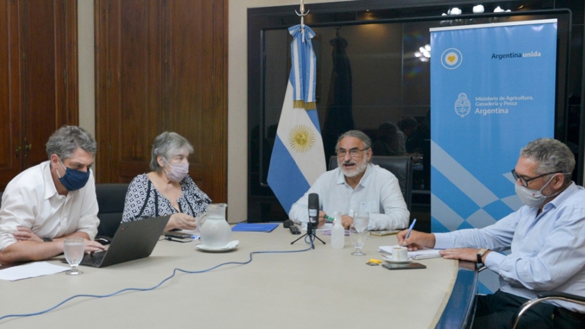 Basterra se reunió con productores del sector porcino