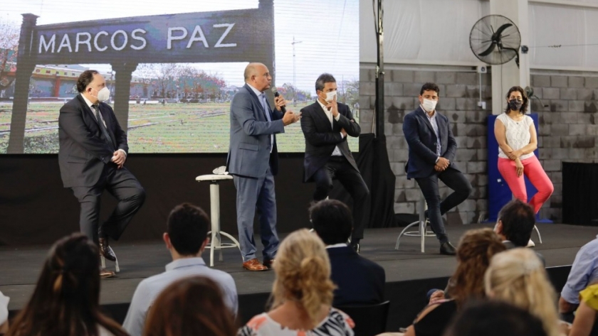 Guerrera, durante el viaje en tren en la inauguración del tramo Marcos Paz - Las Heras: “Este Gobierno tomó la decisión política de unir a los argentinos y argentinas ”