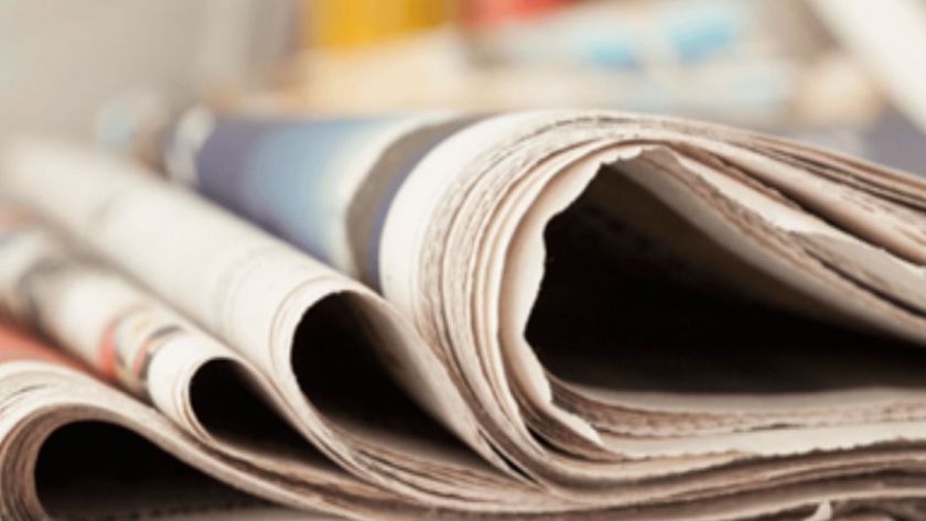 ¿Se transmite el COVID-19 a través de las superficies del papel y del cartón?