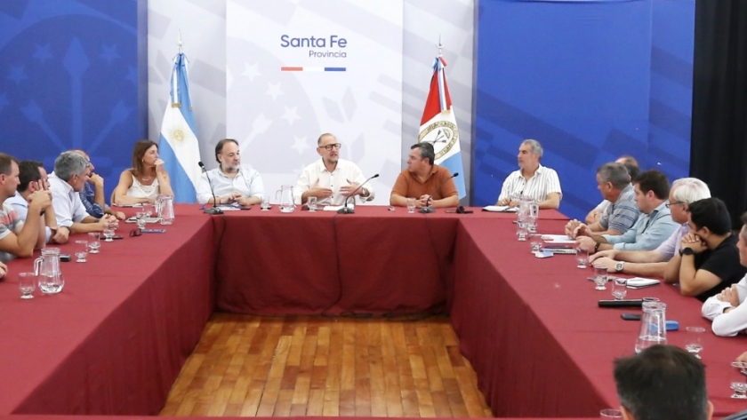 Corach encabezó en Rosario un encuentro con presidentes comunales de distintas regiones de la provincia