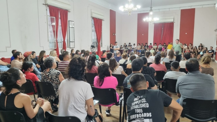 Colonia Municipal de Vacaciones: reunión informativa con familias en vísperas del inicio