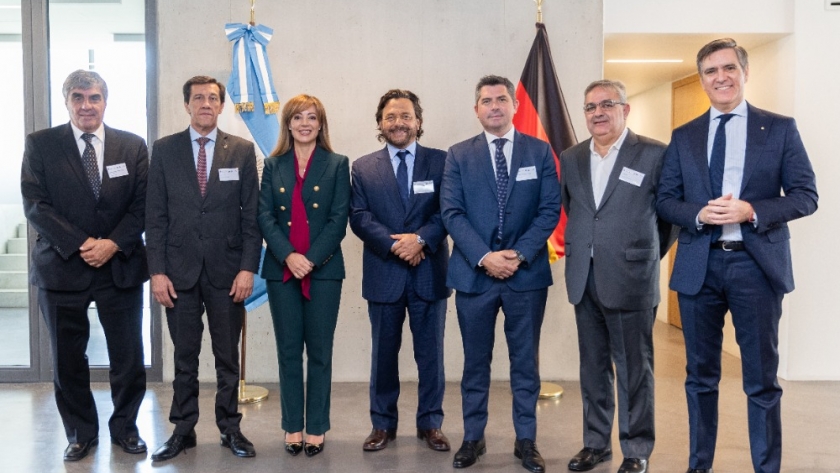 Raúl Jalil expuso en Alemania sobre el potencial de Catamarca en la producción de litio