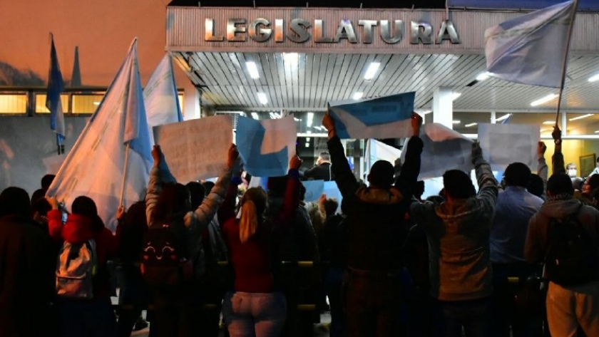 El gobernador Insfrán firmó el decreto de promulgación de la ley para la creación de la Universidad Provincial