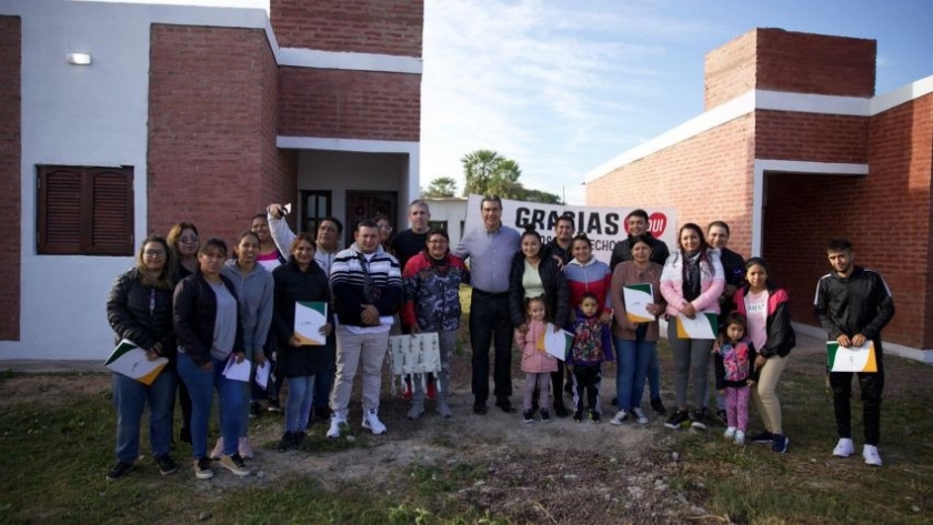 Derecho a la casa propia: avanza la construcción de viviendas sociales a través del Iafep