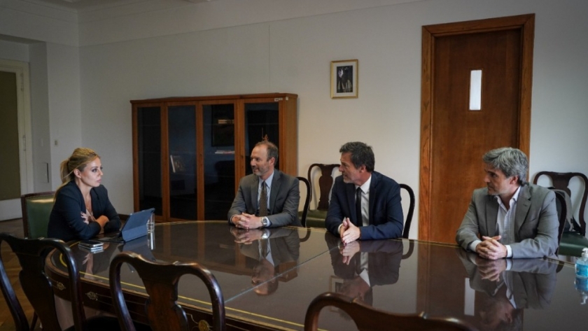 Royón confirmó una obra que ampliará un 20% la capacidad de producción de combustible
