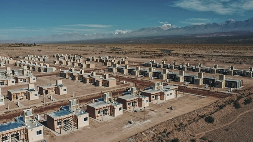 Avanza la construcción de dos barrios claves en Calingasta