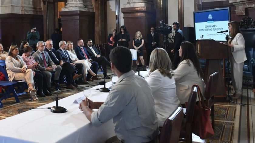 Corrientes Brilla: la provincia muestra su riqueza cultural y productiva en el Senado de la Nación