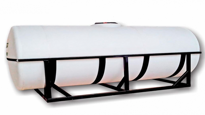 Tanque Horizontal plástico con cuna metálica de 3.800 Lts