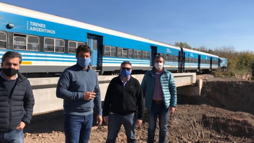 Jelinski recorrió los municipios de Exaltación de la Cruz y Pilar