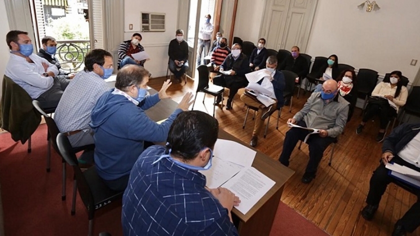 Capacitan a fiscalizadores municipales en control de precios