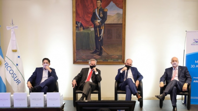 Solá: “Fortalecer el Mercosur no es una cuestión épica sino de supervivencia”