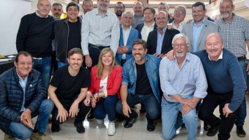 Kicillof se reunió con intendentes de la sexta y séptima sección electoral