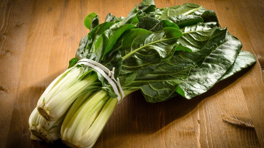 Acelgas: así se limpian y cortan para congelarlas y que duren más de tres días