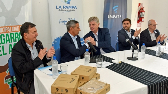 <Con importantes anuncios, Ziliotto dejó inaugurada la fibra óptica en Algarrobo del Águila