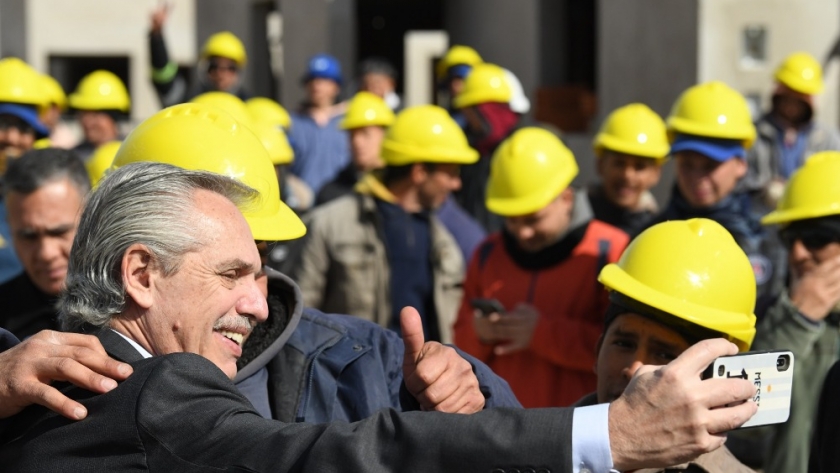 El presidente recorrió viviendas en construcción en Ensenada