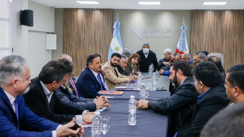 Tras diálogo con gremios, el Gobierno Provincial adelantará el aumento salarial para julio