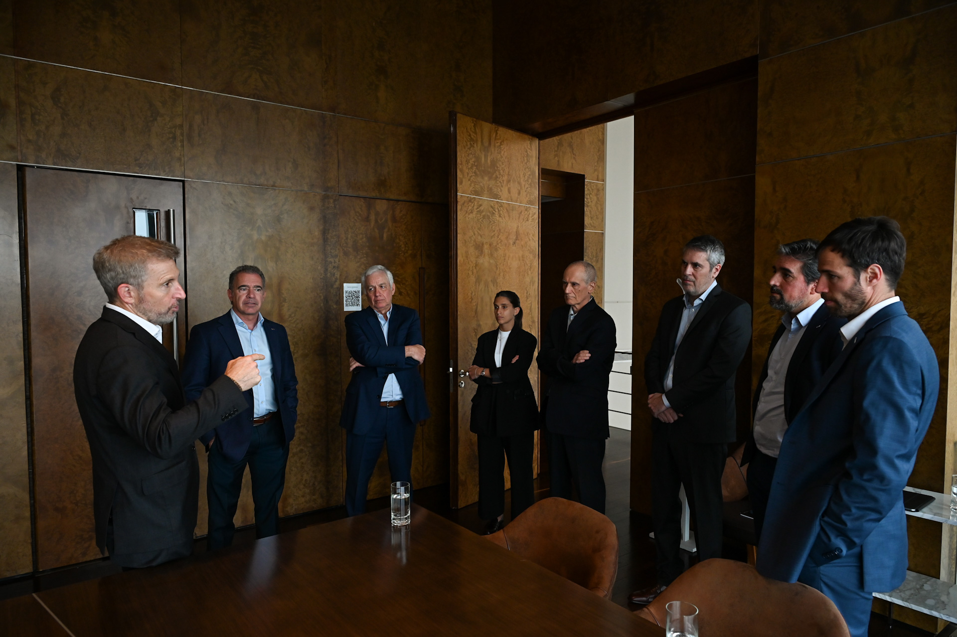 Entre R&iacute;os y YPF sellan una alianza para potenciar inversiones