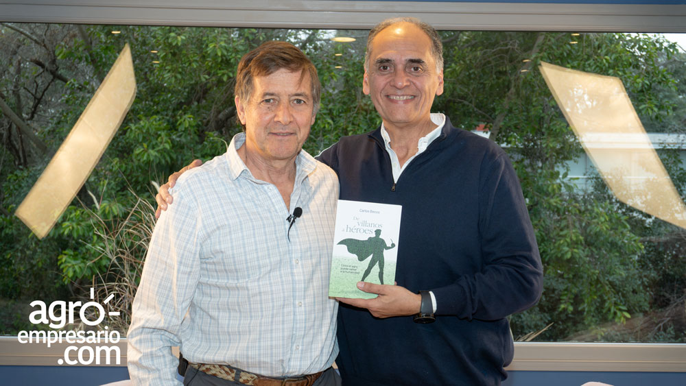 Carlos Becco, Conductor de "De Villanos a Heroes" en Agroempresario.com y Rodrigo Ramírez, CEO de Numen.Bio