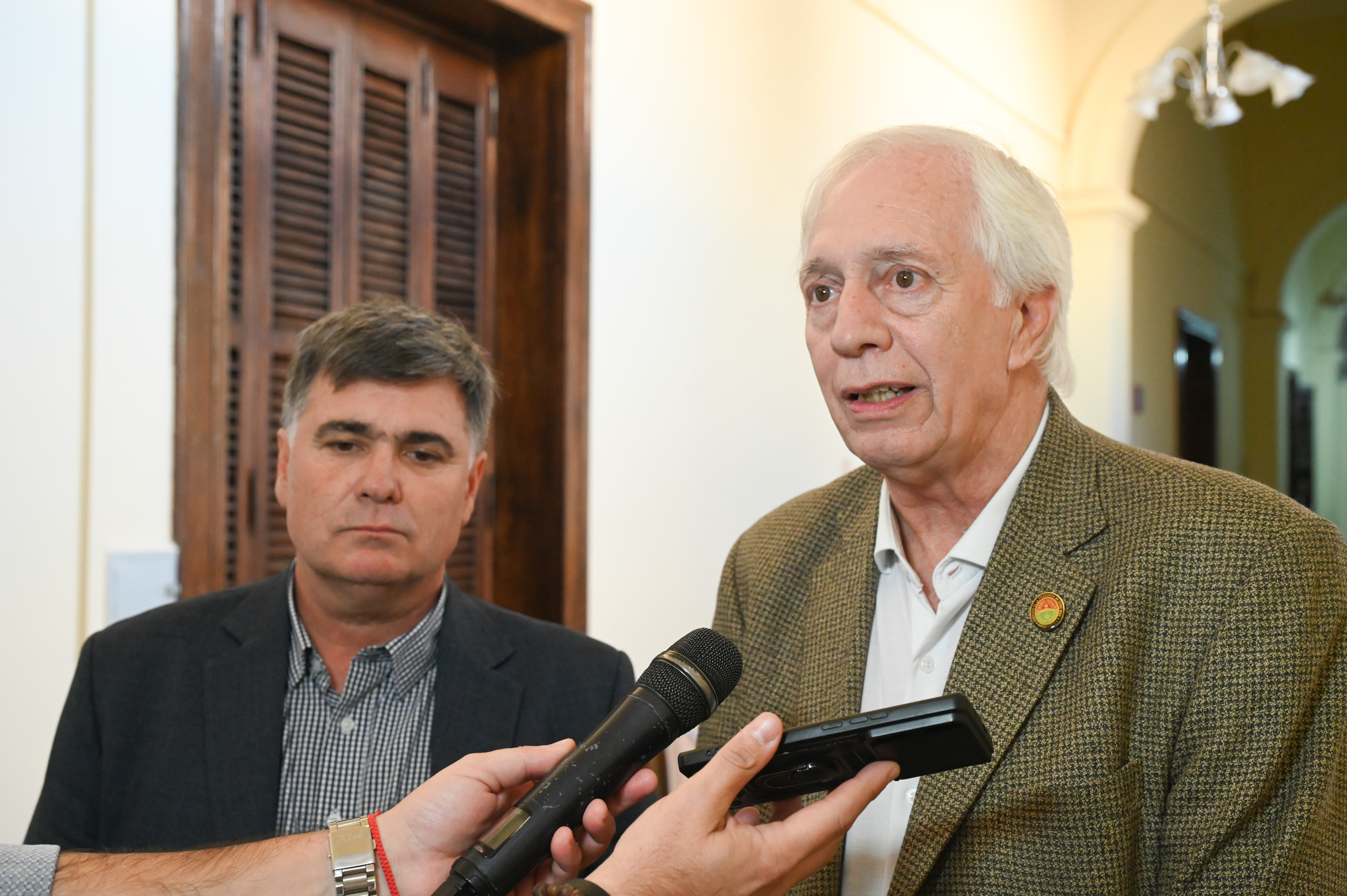 Frigerio avanza con el campo para mejorar los caminos rurales
