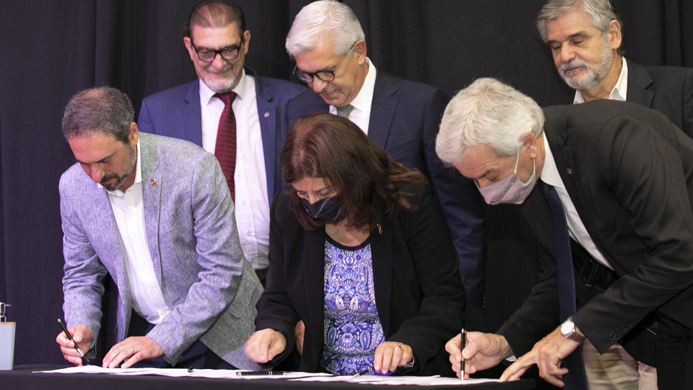 El CONICET firma acuerdos para fortalecer la industria vitivinícola y economías regionales mendocinas