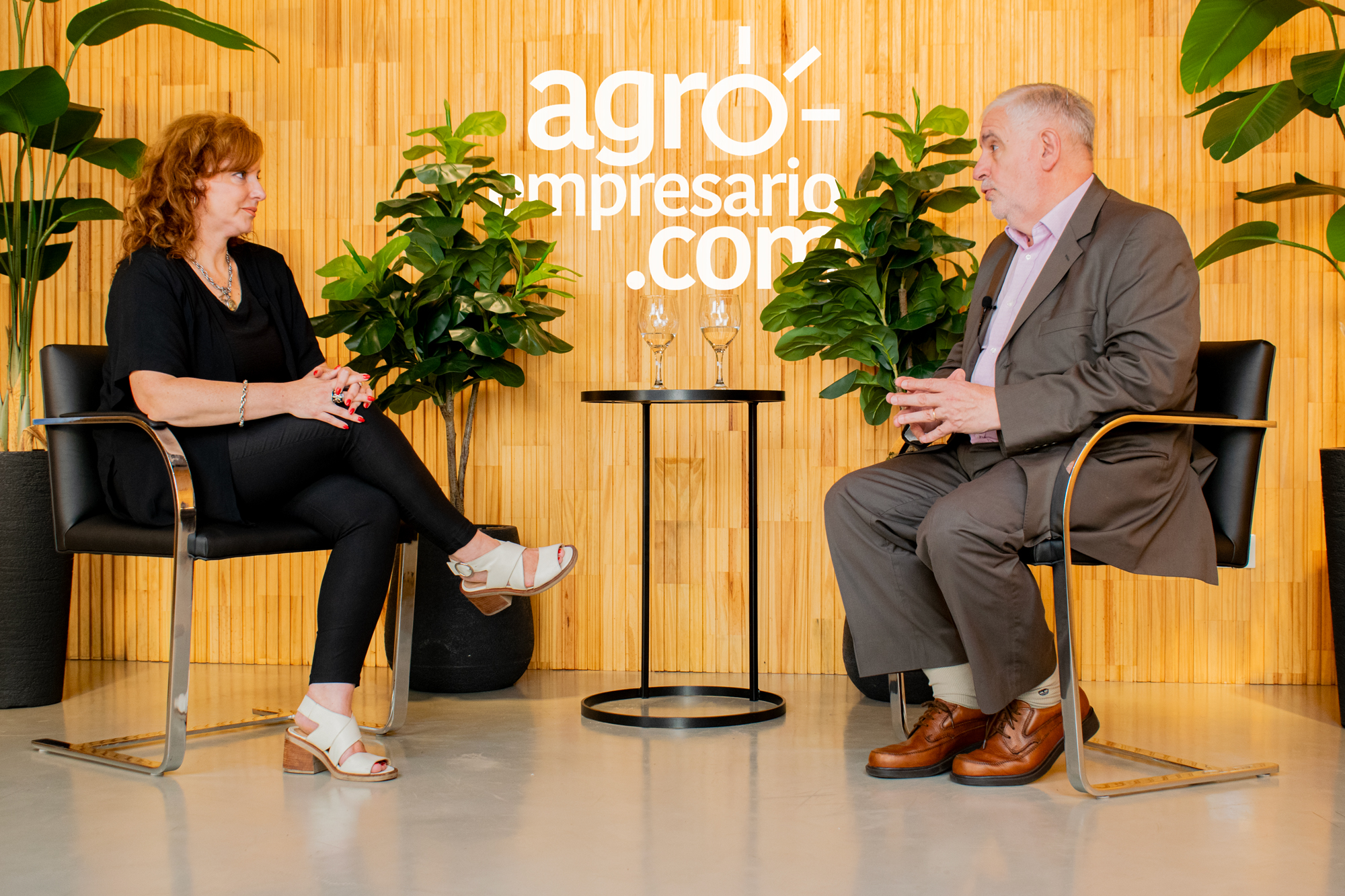 Romina Sudack, Gerente General del Grupo Exportador Apícola Santafesino (GEAS), junto a Fernando Vilella, Director de Desarrollo Estratégico y Contenidos de Agroempresario.com