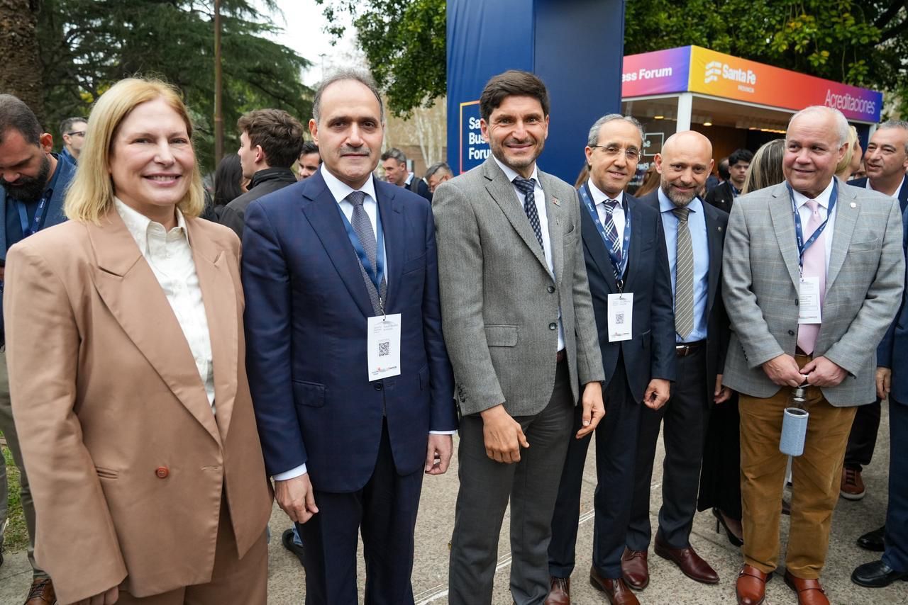 Pullaro impulsa a Santa Fe como polo productivo y exportador