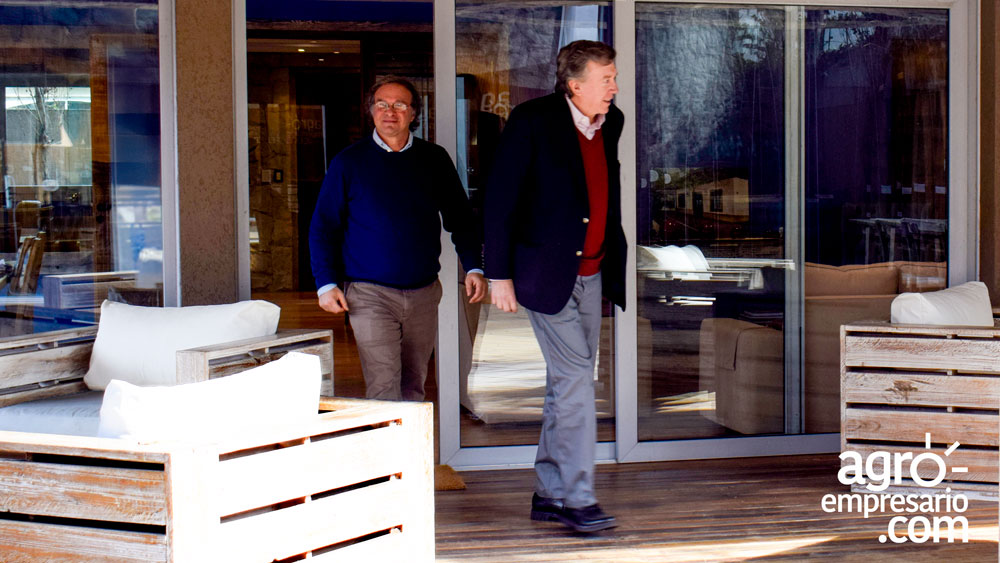 Juan Carrozzino, CEO de Agroempresario.com y Sergio Fernández, Presidente de John Deer Argentina S.A.