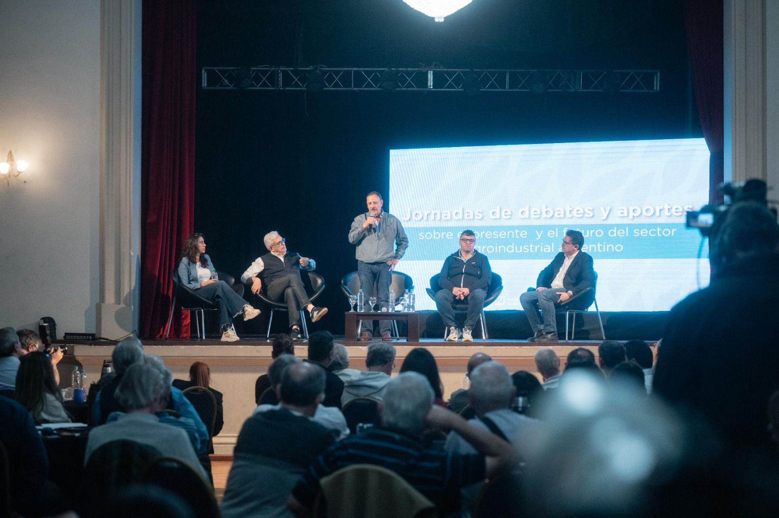Quintela impulsa en La Rioja el debate sobre el futuro agroindustrial del país