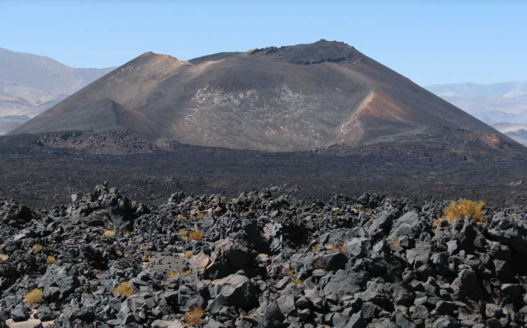 Senderismo entre túneles, cerros y volcanes: cinco rutas imperdibles para descubrir Catamarca