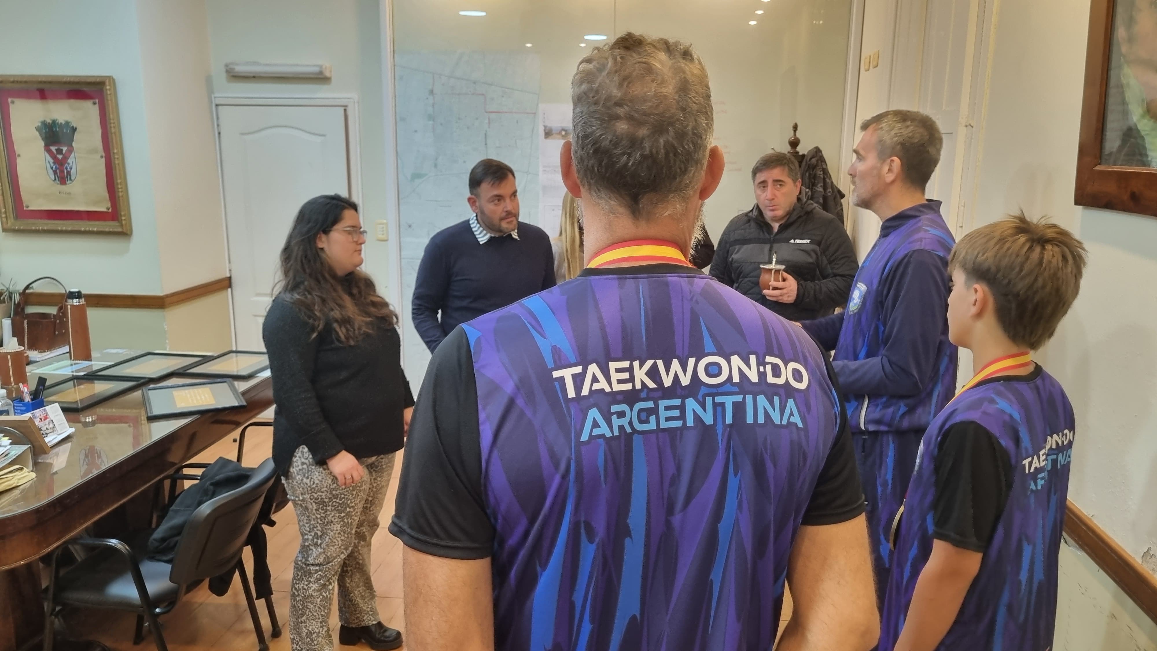 Rojenses campeones mundiales de Taekwondo fueron recibidos por el Intendente Román Bouvier
