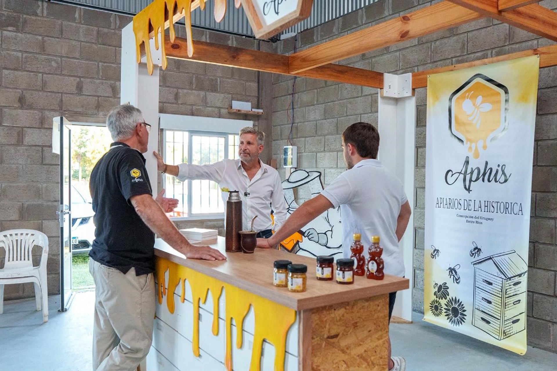 Frigerio destacó el impulso al sector apícola tras recorrer una planta que amplió su capacidad productiva