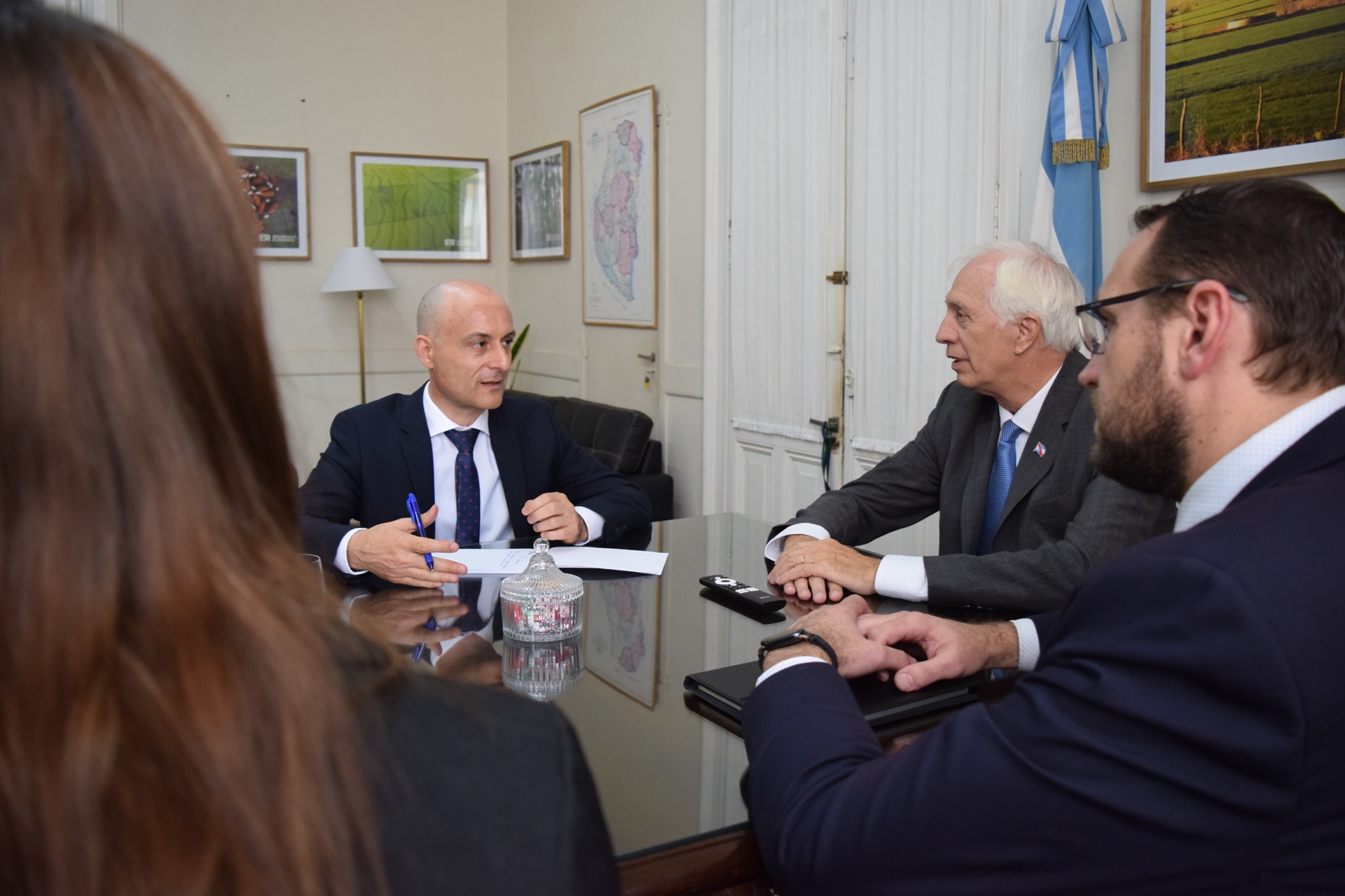 Entre R&iacute;os explora exportaciones hacia Chipre y Europa