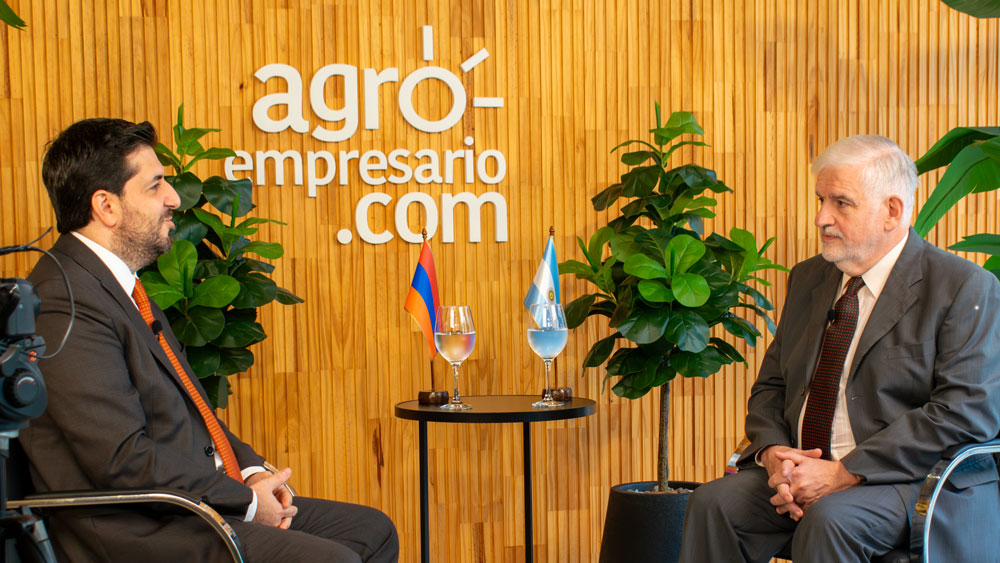 Hovhannés Virabyan, Embajador de Armenia en Argentina y Fernando Vilella, Director de Desarrollo Estratégico y Contenidos de Agroempresario.com
